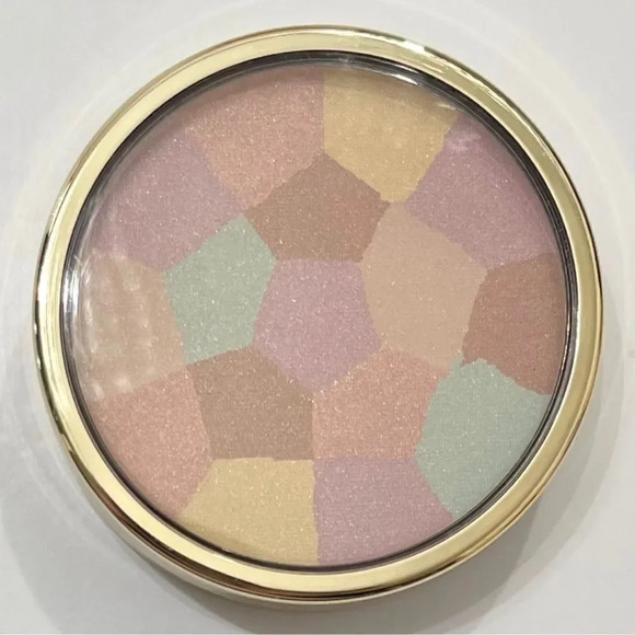 Joan Rivers Absolutely Magic Correcting Glow Powder - Picture 2 of 3